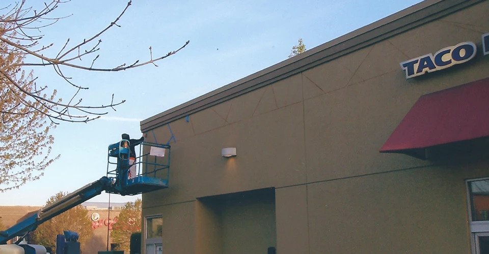 Taco Bell exterior painting